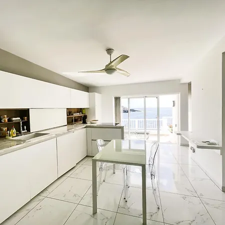 Spacious Studio Next To The Ocean Cs422 شقة *